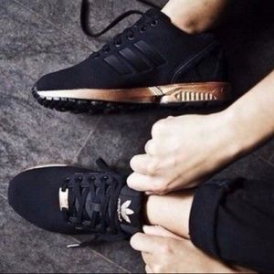 💯 % Authentic Adidas Torsion ZX FLUX